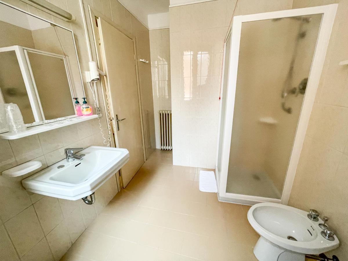 Hotel Modena Malcesine Kamer foto